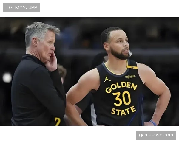 库里膝伤仅出战43场 场均26.6分三分命中率39.3%效率依旧